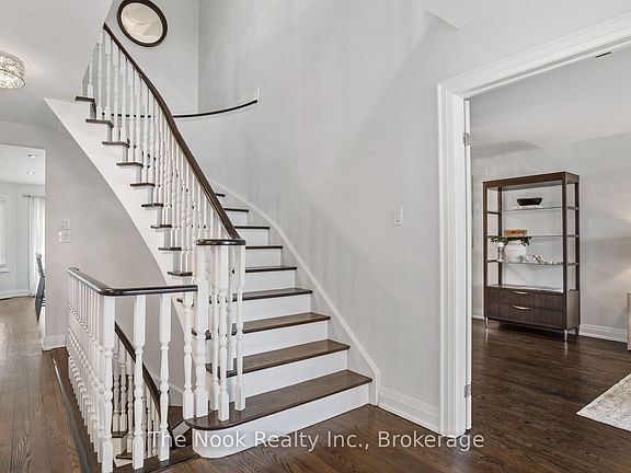 3rd image of 938 Wetherby Ln