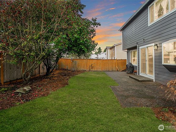 3rd image of 5525 Highland Drive SE