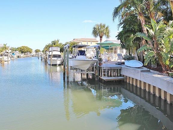 4th image of 2200 Lagoon Dr