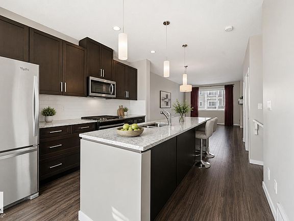 4th image of 320 Secord Blvd NW #4