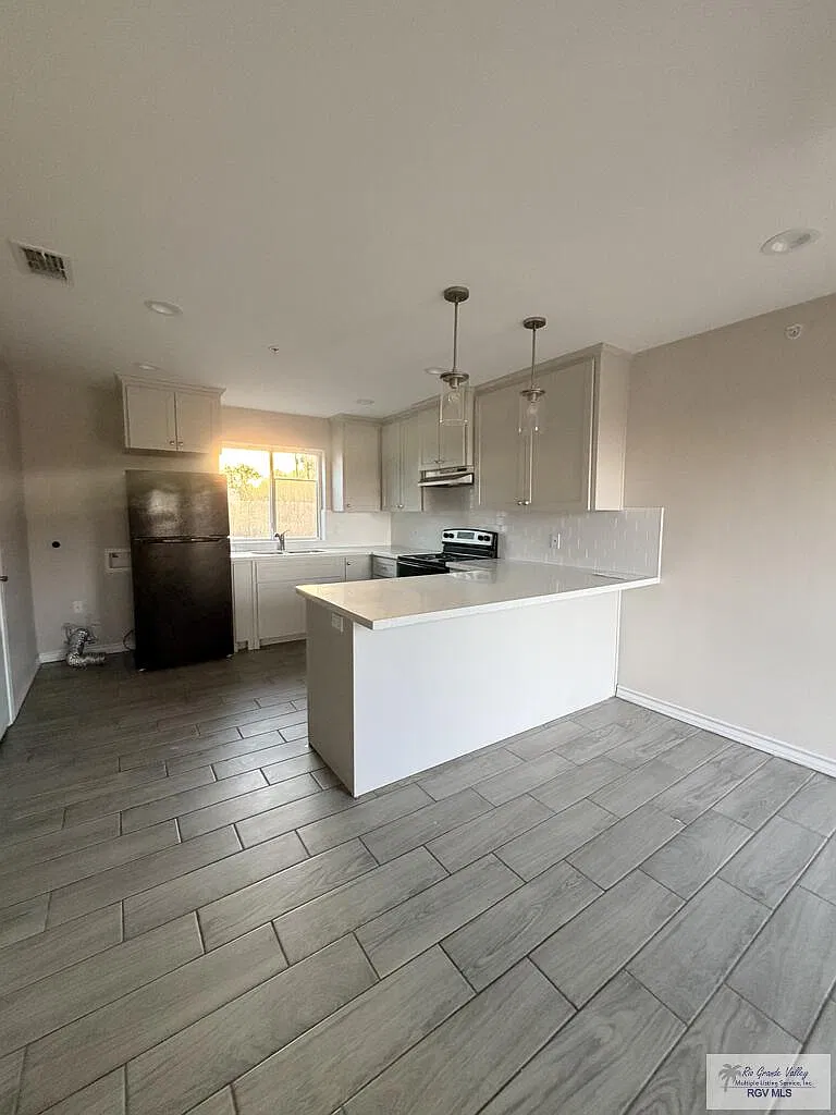 1 bed, 1.0 bath, $795 — Photo 3