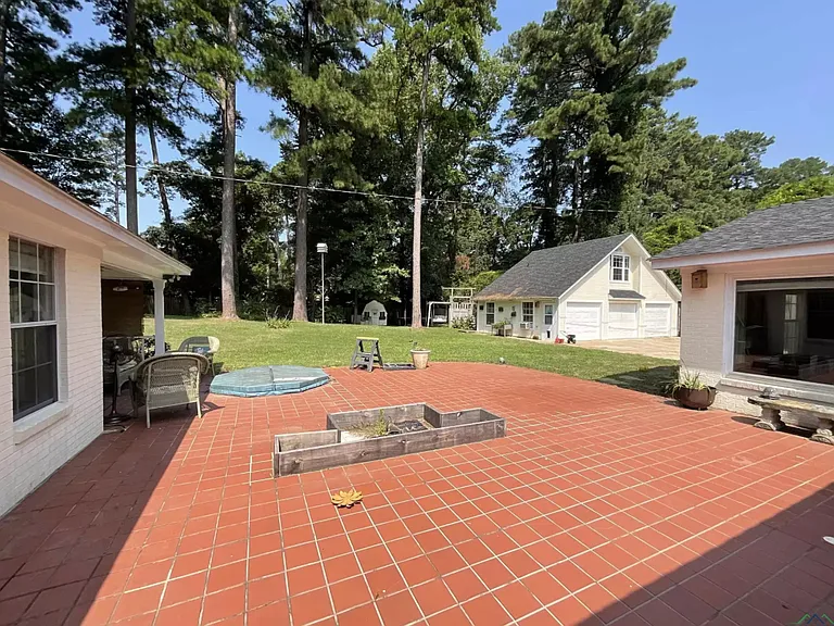 600 Shadywood Dr #1 — Photo 15