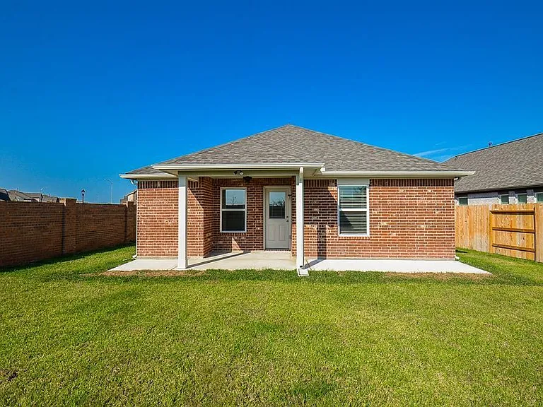 7402 Sunlit Harbor Dr — Photo 26