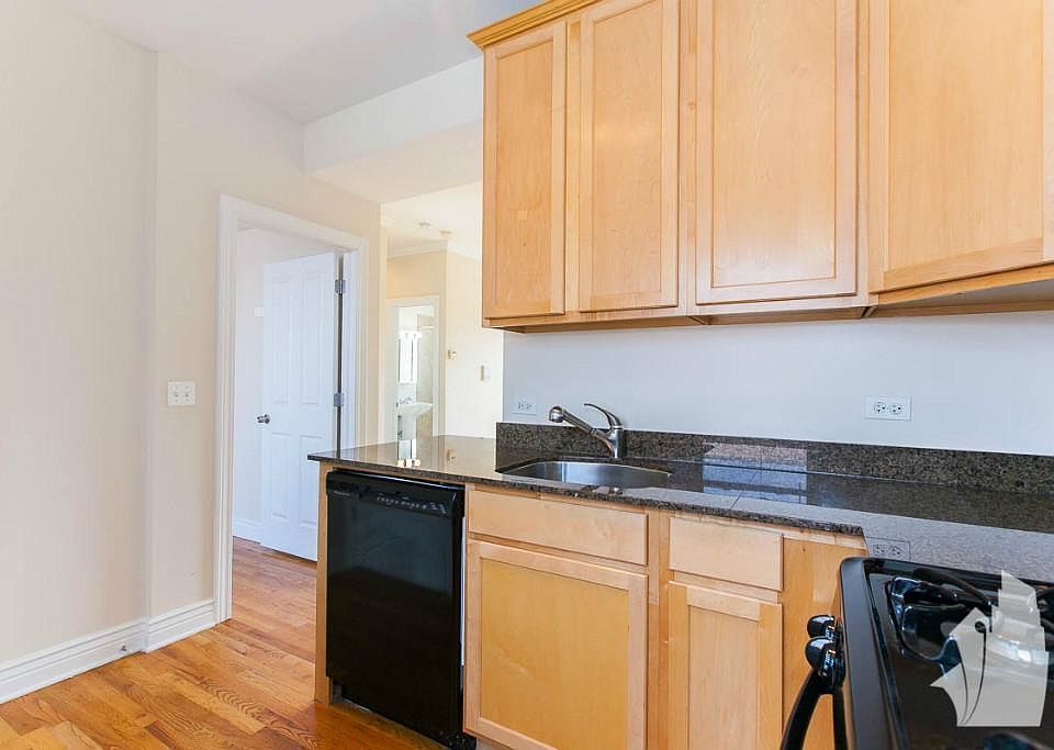 1st image of 1212 W Waveland Ave #1 L