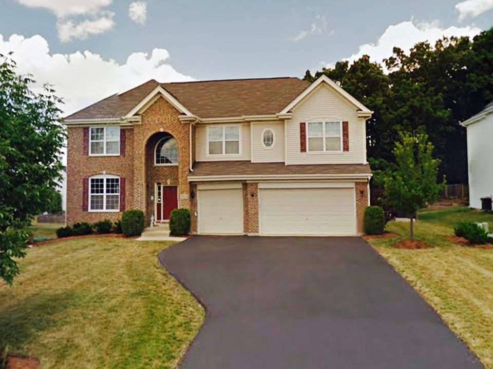 1st image of 5814 Red Oak Dr