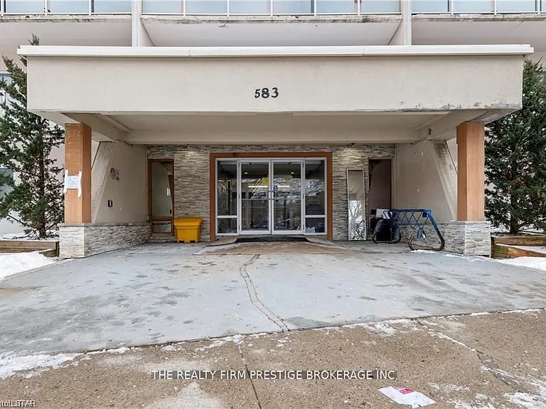 583 Mornington Ave #211 — Photo 1