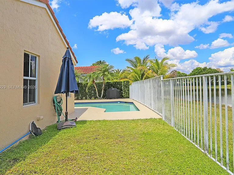 873 Sand Creek Cir — Photo 28