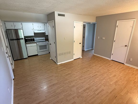 2nd image of 1014-1028 Shagbark Dr #7