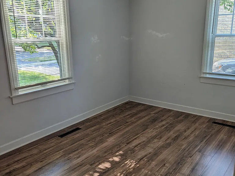 801 N Harvard Ave — Photo 5