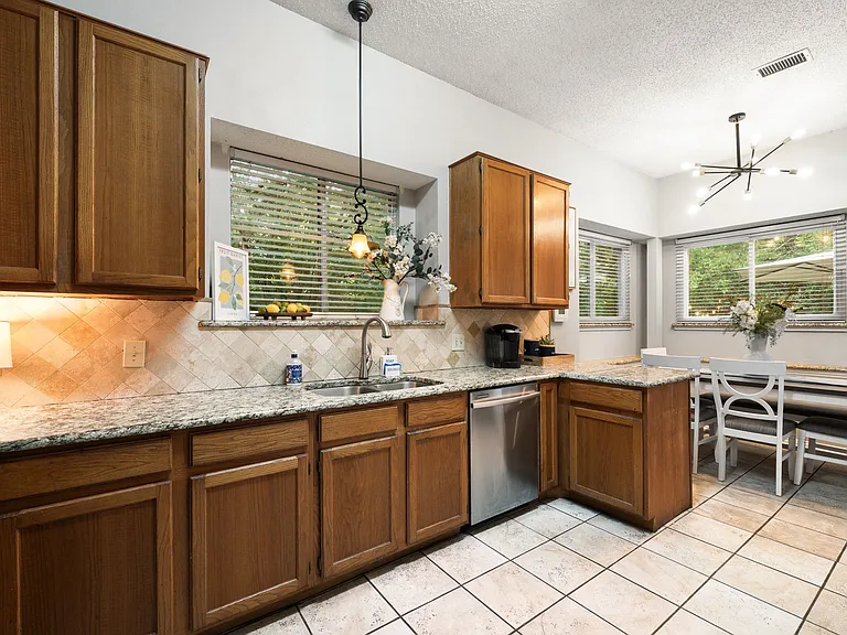 4143 Norway Ln — Photo 29