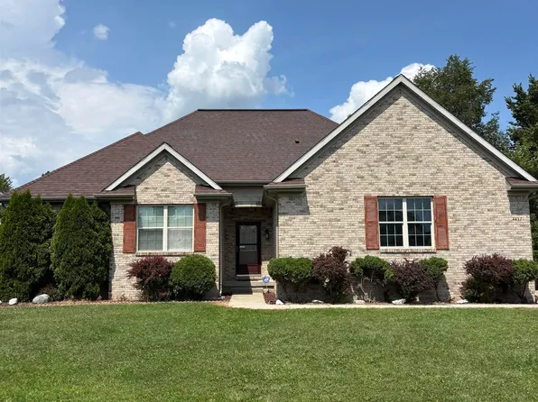 4437 Pine Creek Dr, Burton, MI 48519