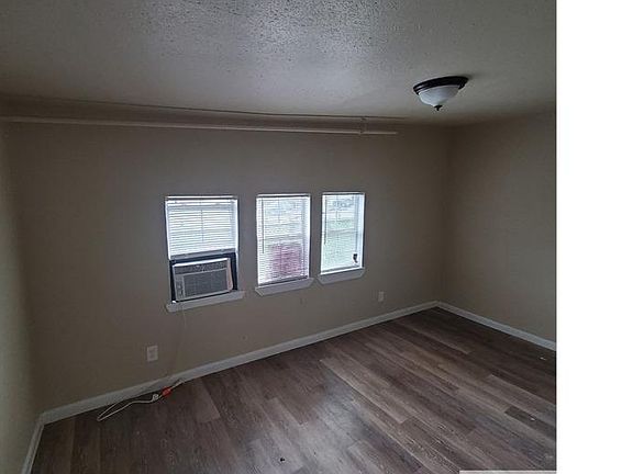 2nd image of 5523 Avenue O