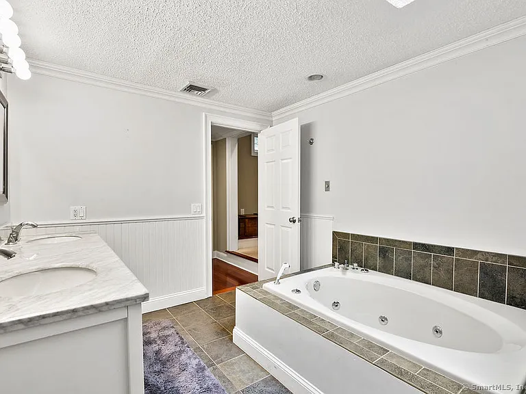 14 Ridgewood Rd — Photo 17