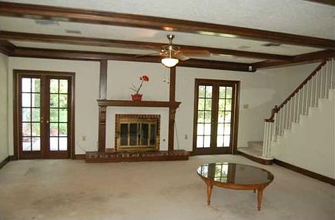4th image of 203 Wood Bluff Dr