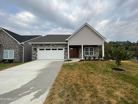 2nd image of 4828 Willow Bluff Cir