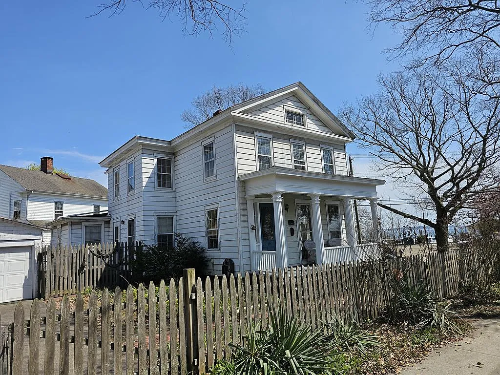 Building Photo - 19 Howard Ave #2
