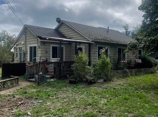 130 Lombard St, Falls City, OR 97344
