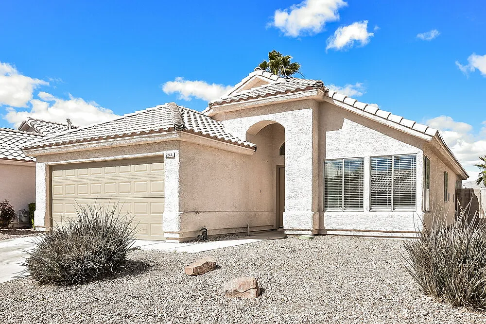 3 bed, 2.0 bath, 1486 sqft, $2,125 — Photo 3