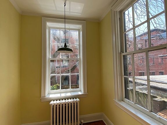 4th image of 160 Congress St #1