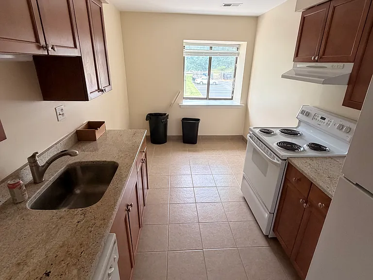 252 Kips Ct #252 — Photo 9