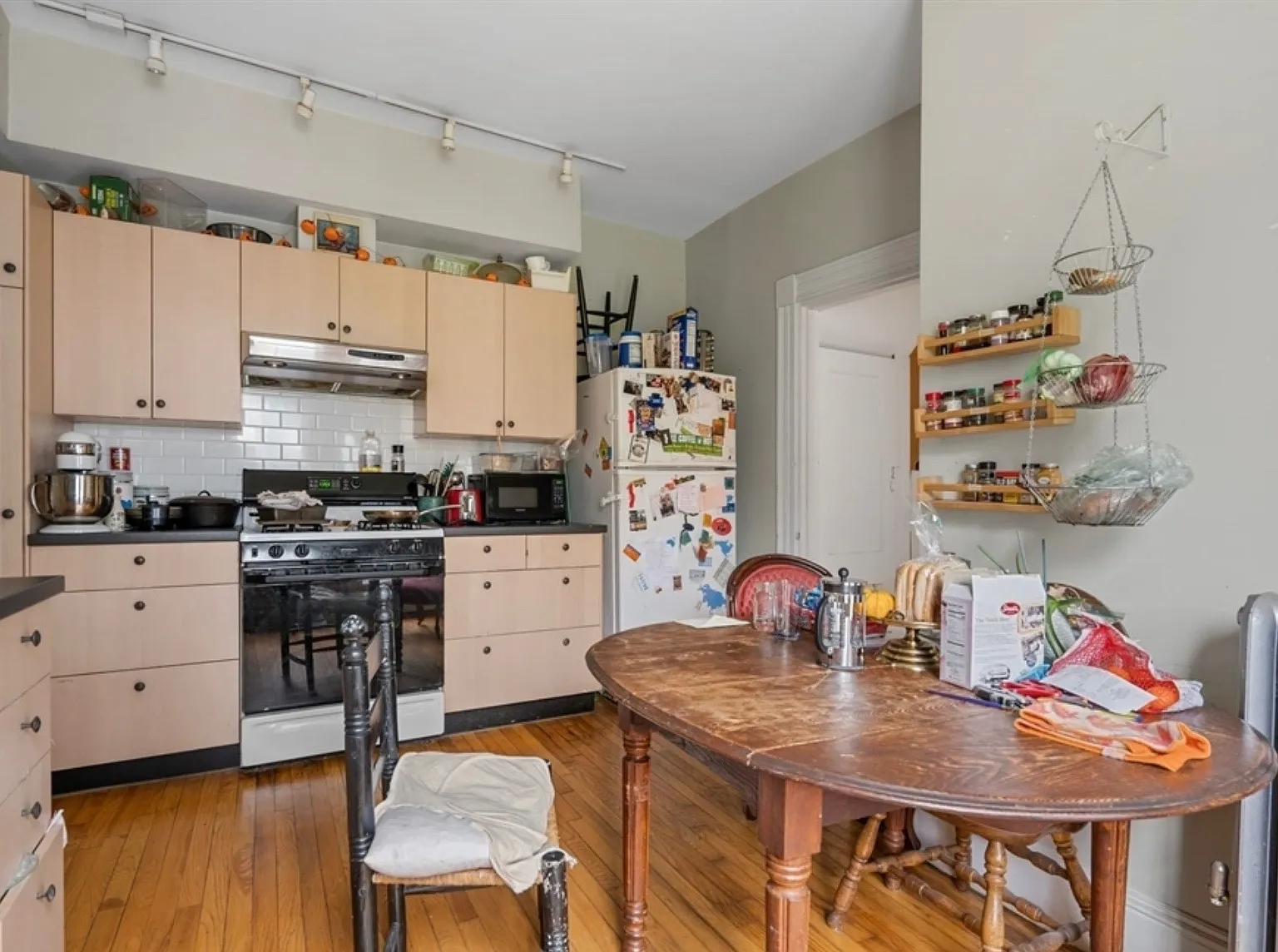 48 Spring Park Ave — Photo 4