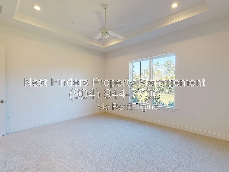 111 Carousel Dr — Photo 15