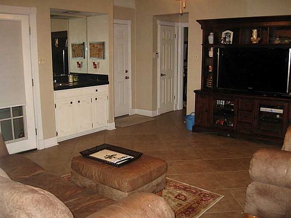2nd image of 2137 S Glencove Ln