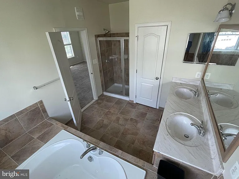 23530 Hopewell Manor Ter — Photo 13