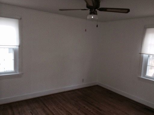 4th image of 22 S Holly Ave
