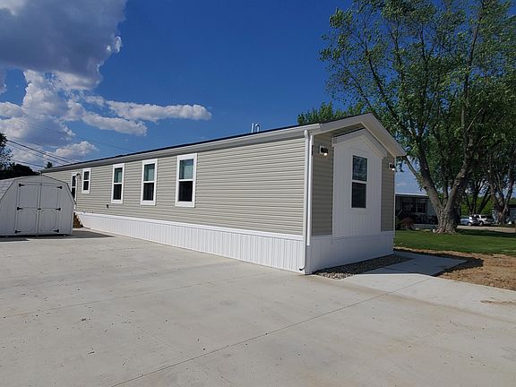 Exterior Image-2-Clayton Wakarusa Redbud Estates