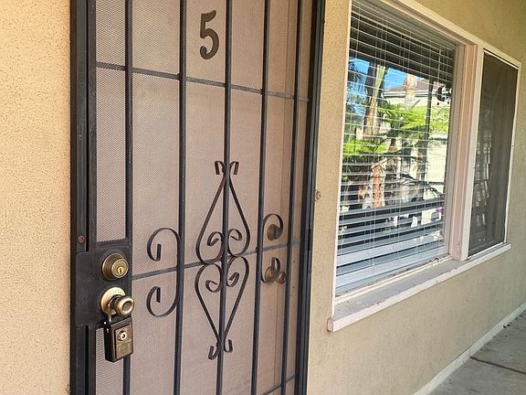 2nd image of 1123 E 1st St APT 5