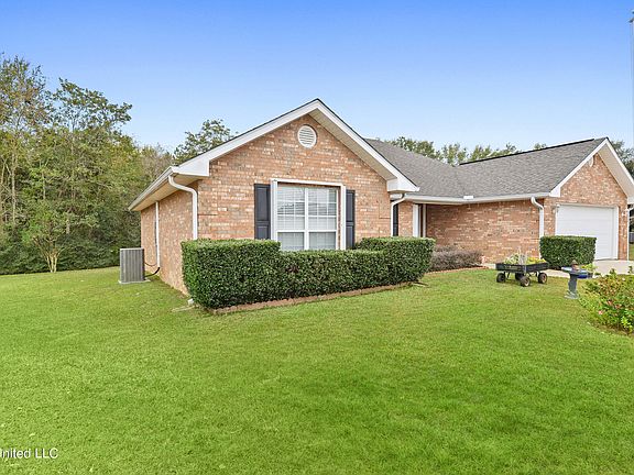 2nd image of 3030 Brookwood Dr