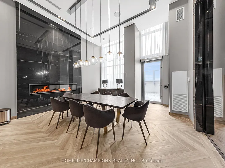 225 Village Green Sq #Penthouse 08 — Photo 29