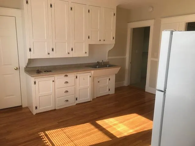 1 bed, 825 sqft, $1,325 — Photo 3