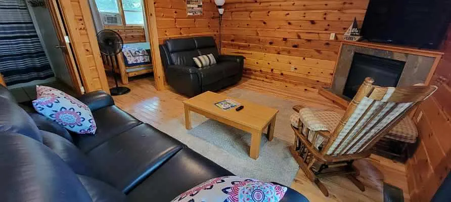 3 bed, 750 sqft, $1,200 — Photo 3