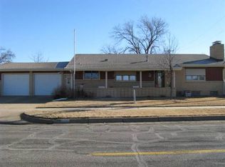 1843 Quincy St, Salina, KS 67401