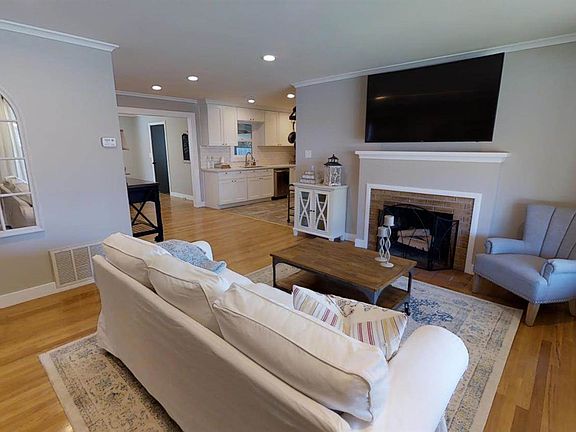 3rd image of 1423 63rd St