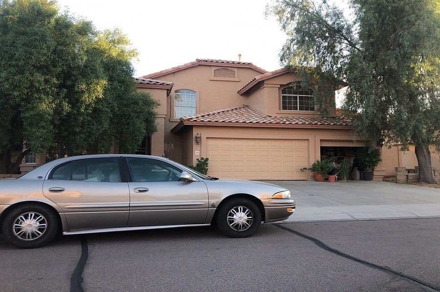 1st image of 1425 W Courtney Ln