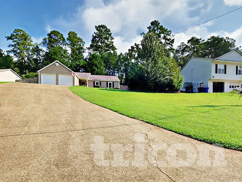Building Photo - 811 Riverstone Ln