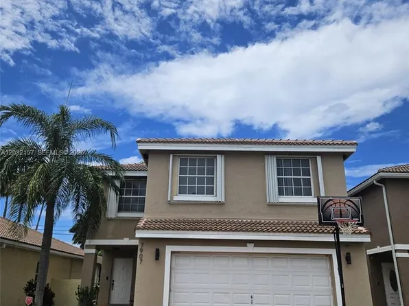 7907 N Silverado Cir, Hollywood, FL 33024