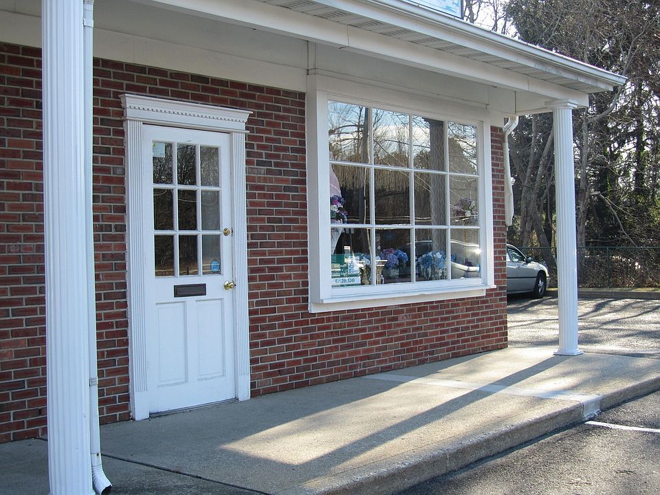 1st image of 2468 Montauk Hwy
