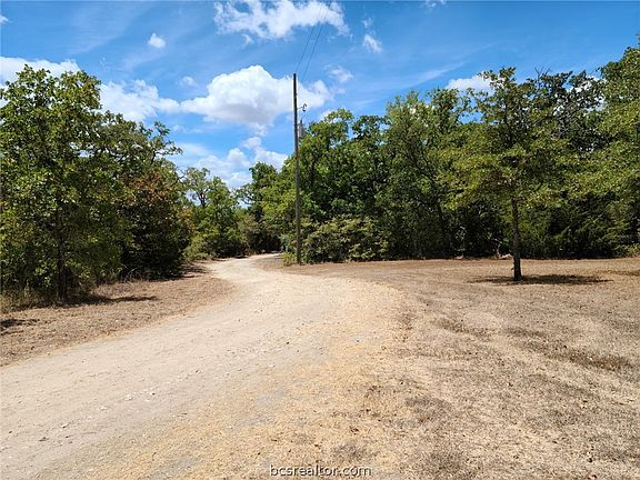 2nd image of 501 Fawn Dr