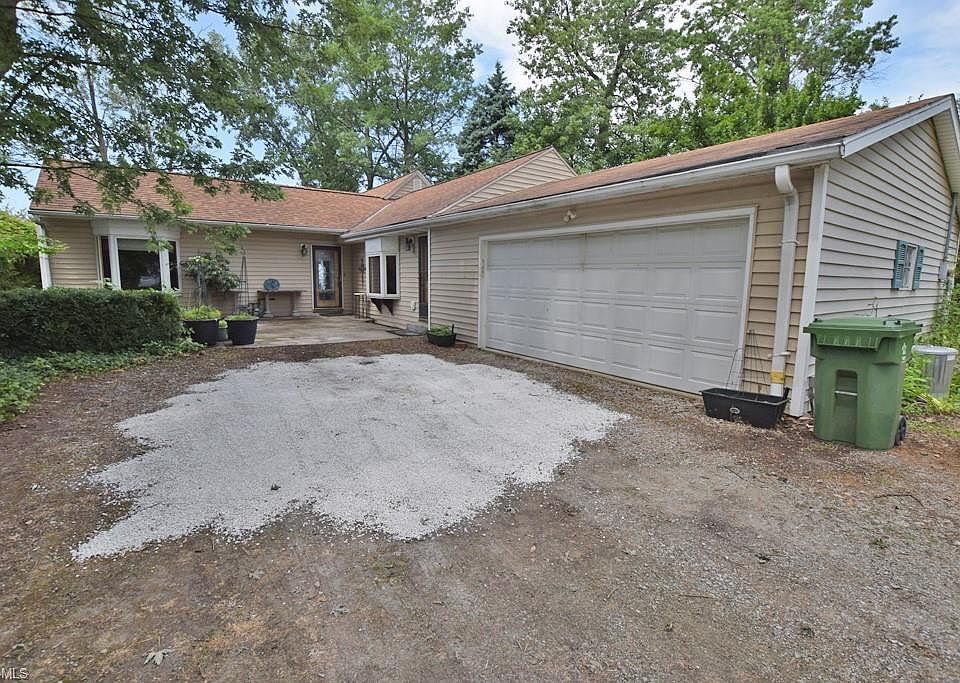 1st image of 33227 Lake Shore Blvd