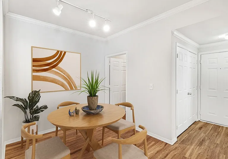 Hickory Point Apartments — Photo 17