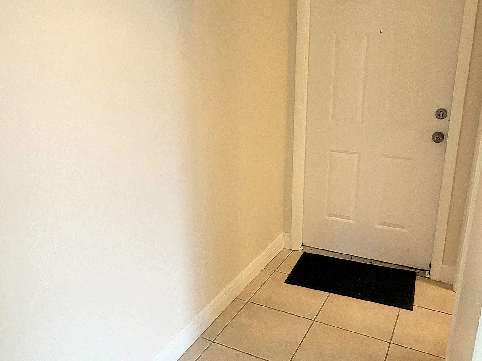 1 bed, 1.5 bath, 848 sqft, $1,250 — Photo 3