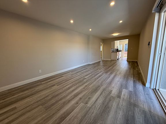 3rd image of 825 Arcadia Ave #55