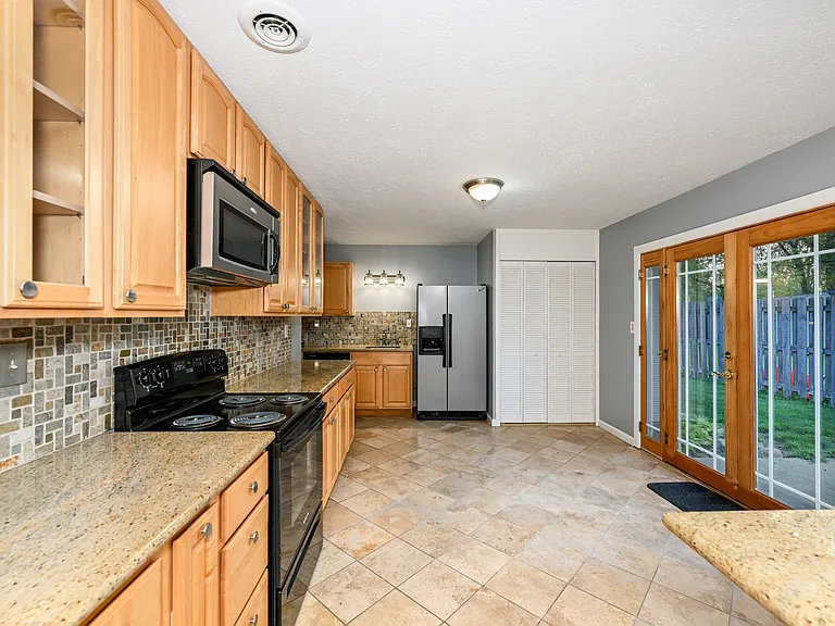 287 Edgewood Dr — Photo 4