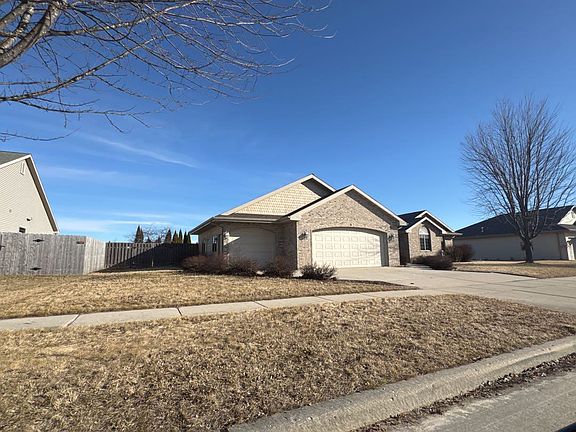 3rd image of 1002 Sarah Miles Ln