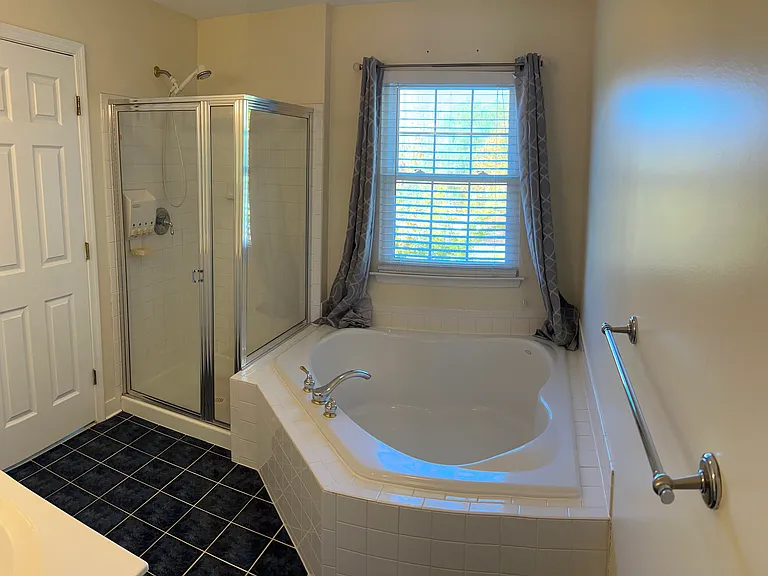 254 Seneca Ter — Photo 27