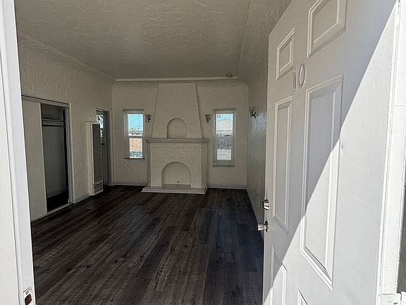 4th image of 2121 Long Beach Blvd #10